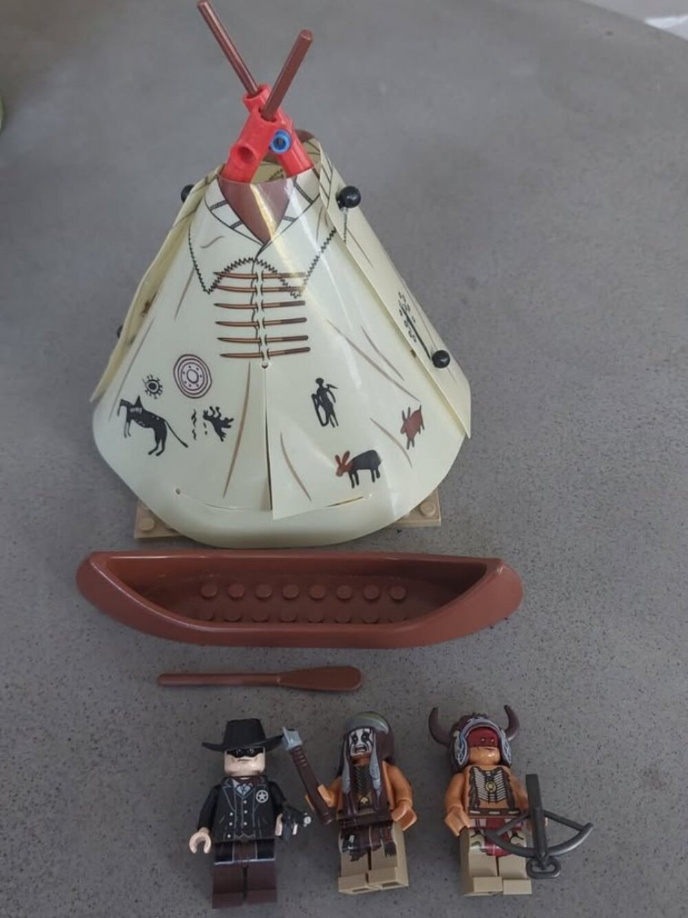 LEGO Lone Ranger Comanche Camp with All Minifigures Teepee - READ